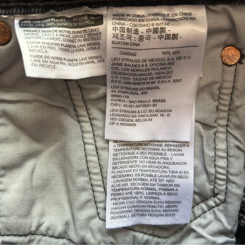 Women’s Levi’s Button Fly Black Jeans - Picture 6 of 7
